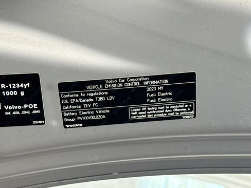 Used 2023 Volvo XC40 Recharge Plus w/ Protection Package Premier image 19