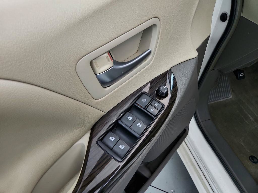 Used 2015 Toyota Sienna XLE FWD image 21