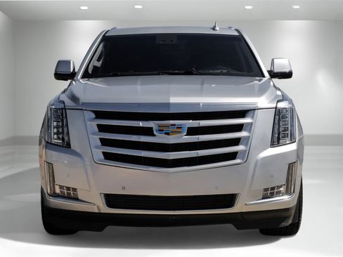 Used 2019 Cadillac Escalade ESV Luxury image 5