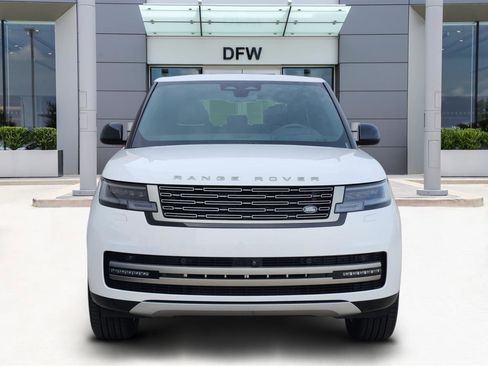 New 2025 Land Rover Range Rover SE image 2