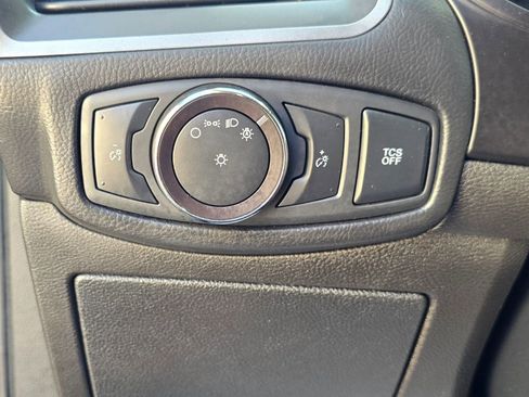 Used 2019 Ford Edge SE FWD image 38