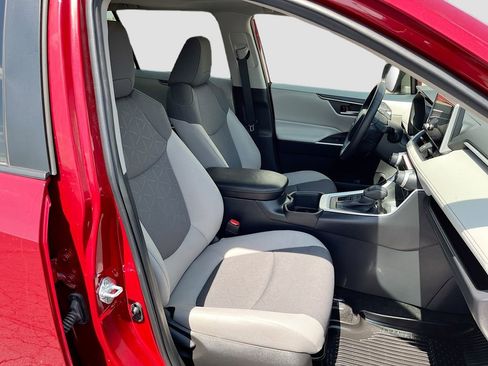 Used 2025 Toyota RAV4 XLE w/ Convenience Package AWD/4WD image 28