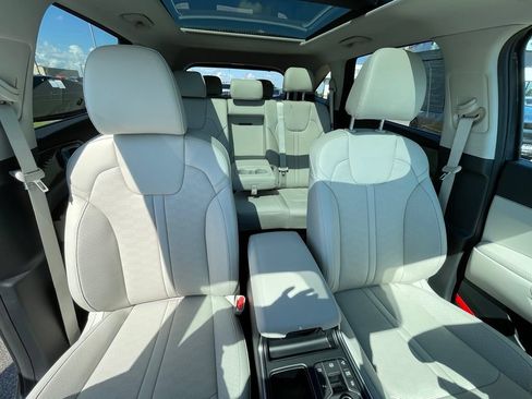 New 2026 Kia Sorento S FWD image 29