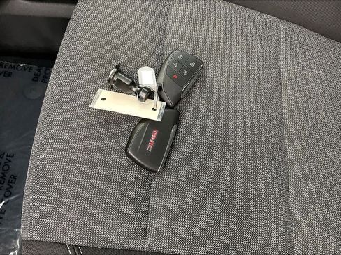 Used 2025 GMC Acadia Elevation image 14