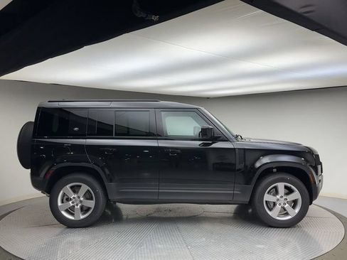 Used 2024 Land Rover Defender 110 S AWD/4WD image 9