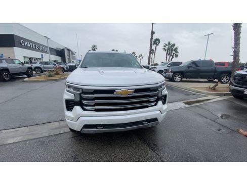 Used 2025 Chevrolet Silverado 1500 High Country image 3