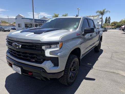Used 2024 Chevrolet Silverado 1500 LT Trail Boss w/ Convenience Package II AWD/4WD image 4