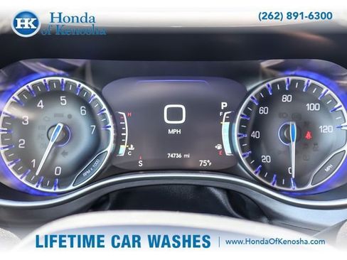 Used 2024 Chrysler Pacifica Touring-L FWD image 14