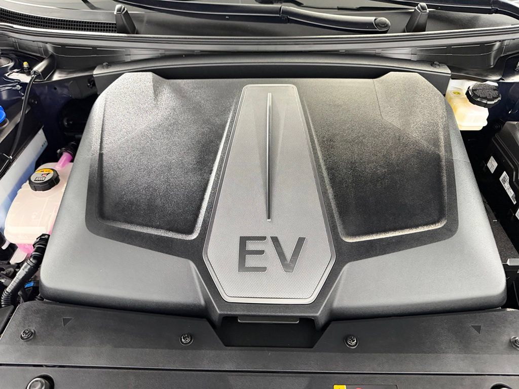 Used 2024 Kia EV6 Light RWD image 32