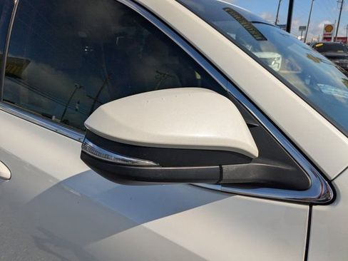 Used 2016 Toyota Highlander Limited image 12