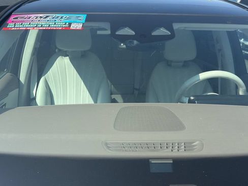 Used 2023 Mercedes-Benz EQE 500 4MATIC SUV w/ Exclusive Trim Package image 23
