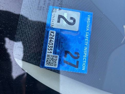 Used 2023 Toyota Corolla LE image 31