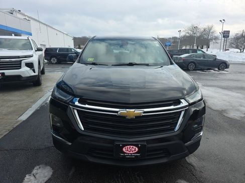 Used 2022 Chevrolet Traverse LS image 2