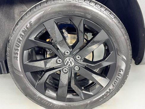 Used 2023 Volkswagen Taos SE image 26