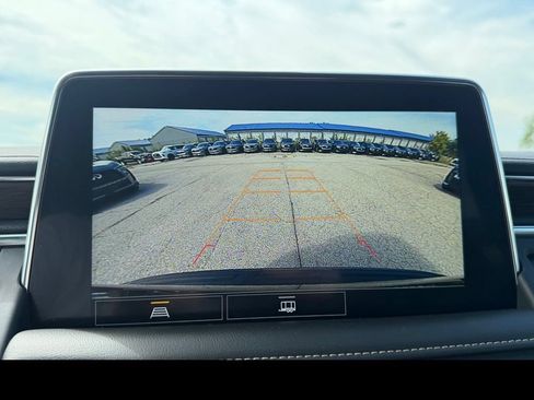 Used 2021 Chevrolet Suburban Premier AWD/4WD image 28