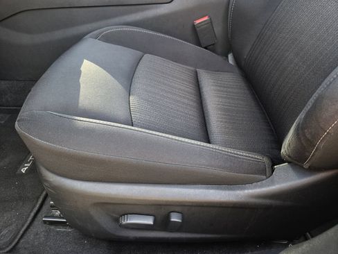 Used 2025 Nissan Altima 2.5 SV FWD image 13