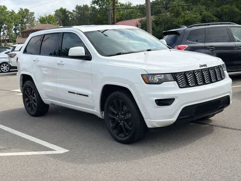 Used 2019 Jeep Grand Cherokee Altitude AWD/4WD image 33