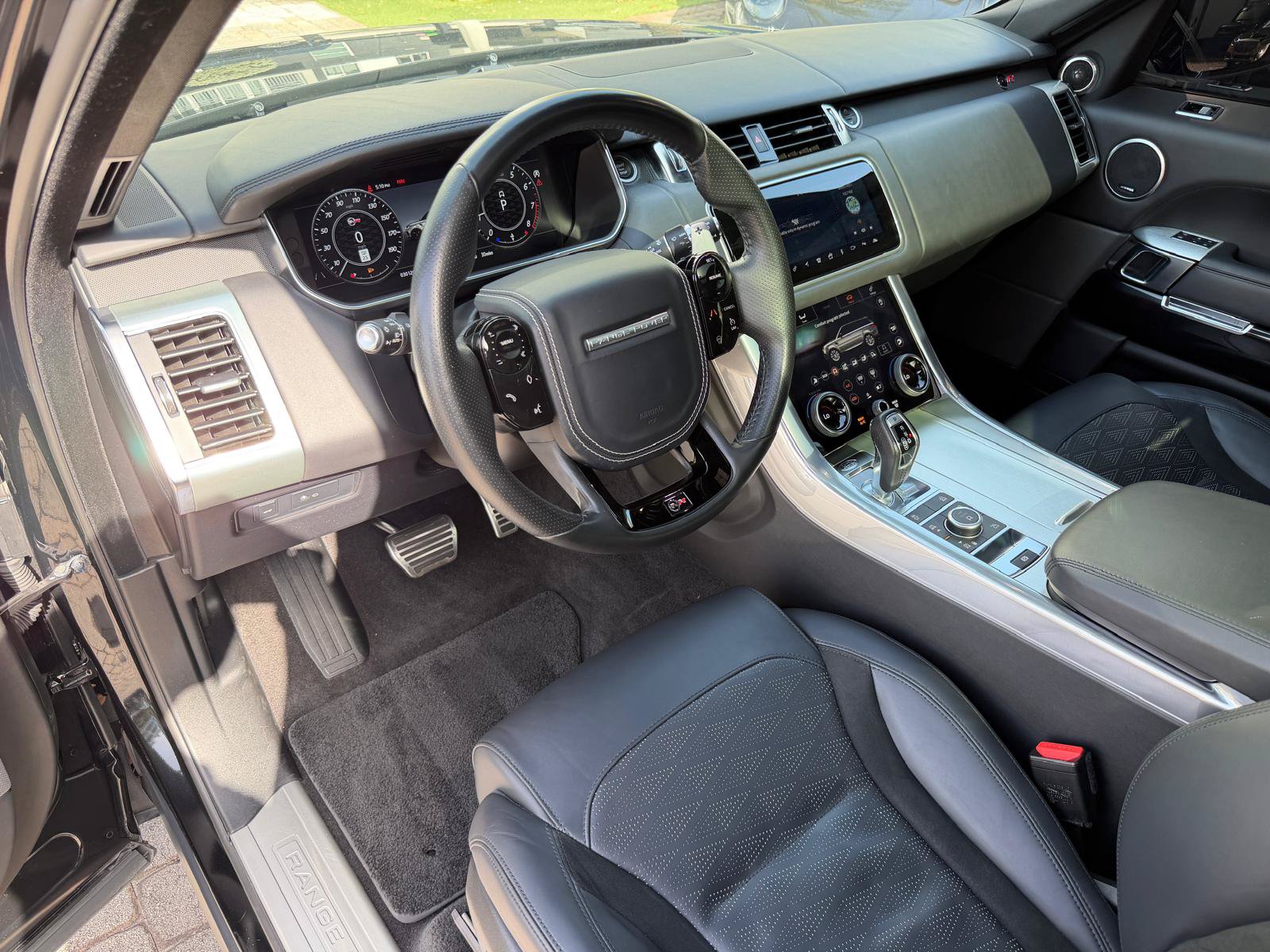 Used 2022 Land Rover Range Rover Sport SVR AWD/4WD image 30