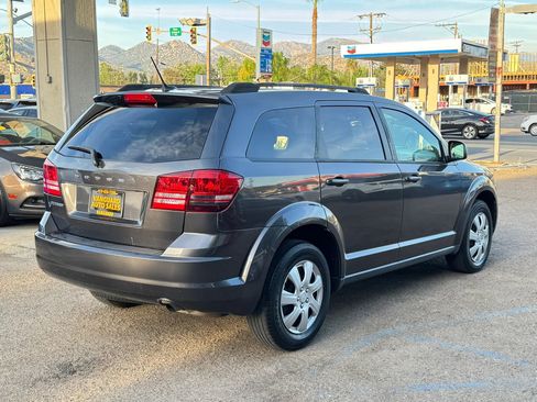 Used 2017 Dodge Journey SE FWD image 40