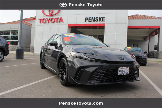 Certified 2025 Toyota Camry SE w/ Convenience Package FWD image 1