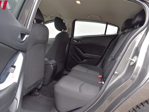 Used 2018 MAZDA MAZDA3 Sport FWD image 26