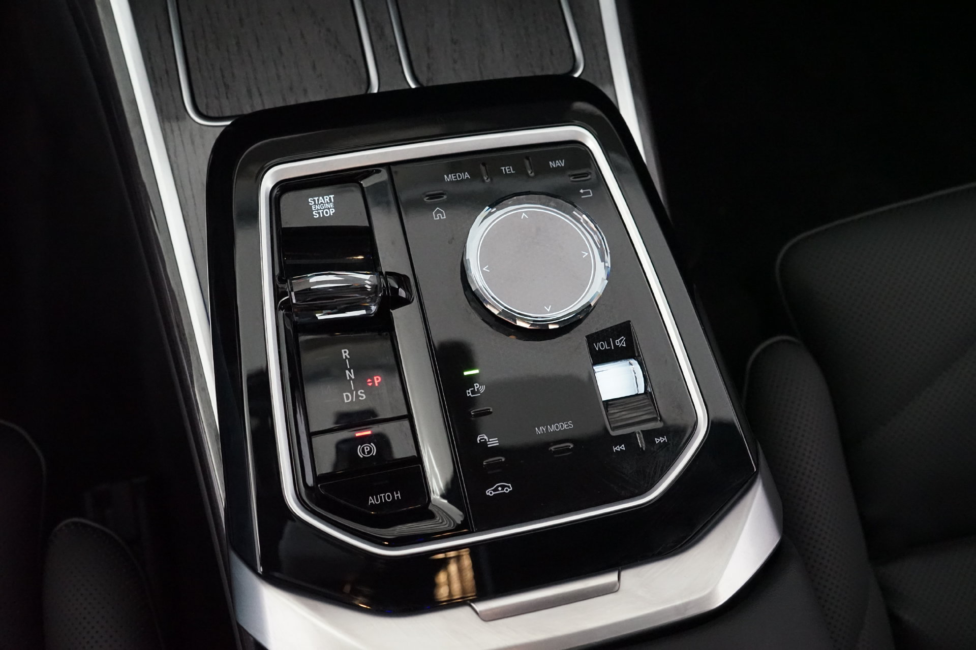 Used 2026 BMW 740i RWD image 13