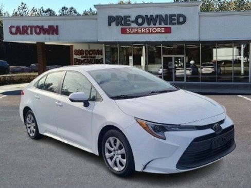 Used 2023 Toyota Corolla LE image 1