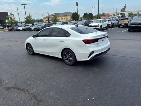 Used 2024 Kia Forte LXS FWD image 5
