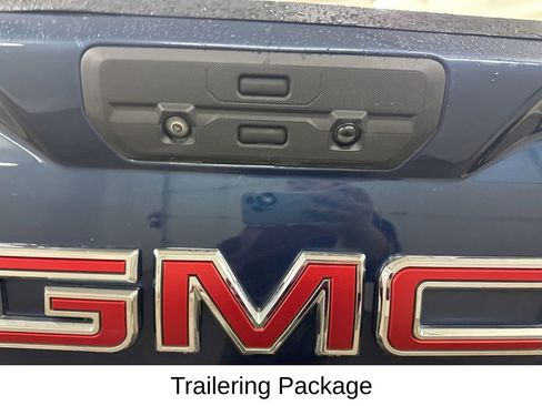 Used 2020 GMC Sierra 1500 SLT w/ X31 Off-Road Package AWD/4WD image 16