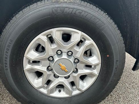 Used 2022 Chevrolet Silverado 2500 LT w/ Convenience Package image 18