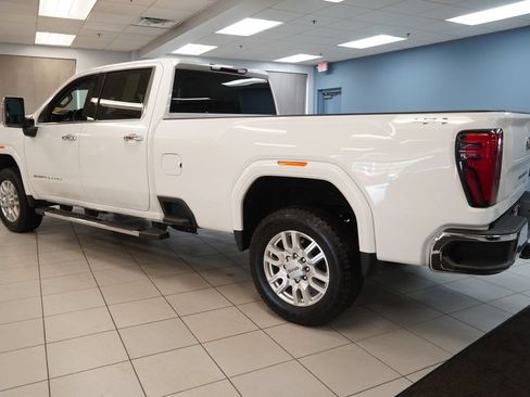 Used 2024 GMC Sierra 3500 SLT w/ SLT Convenience Package AWD/4WD image 7