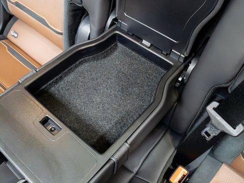 Used 2026 Mercedes-Benz GLS 63 AMG 4MATIC image 33