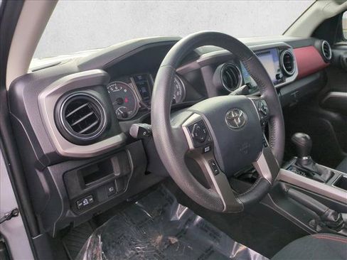 Used 2019 Toyota Tacoma SR5 image 10