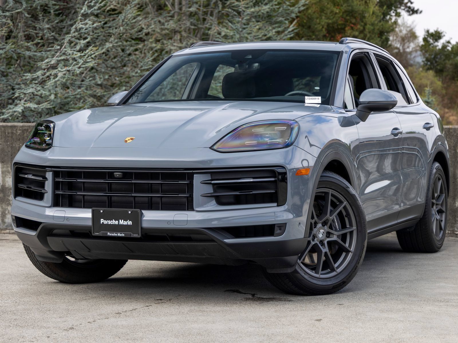 Certified 2026 Porsche Cayenne AWD/4WD image 1
