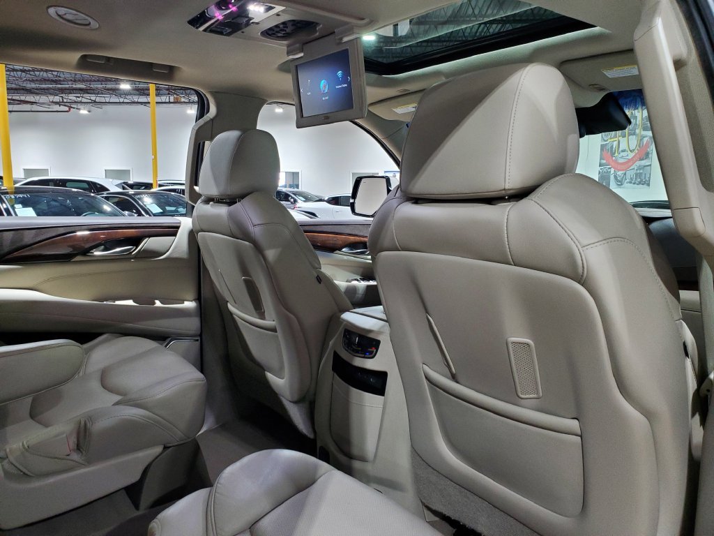 Used 2017 Cadillac Escalade Premium Luxury AWD/4WD image 21