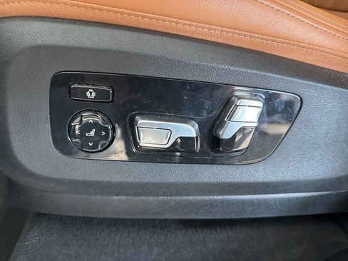 Used 2024 BMW X7 xDrive40i w/ Premium Package AWD/4WD image 14