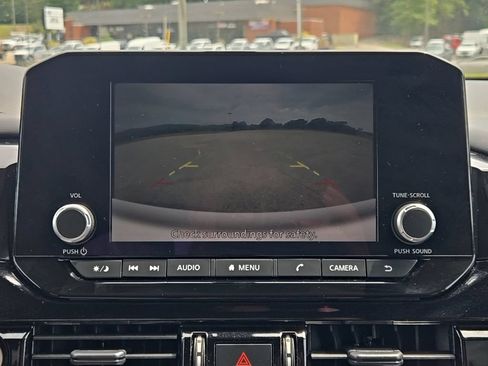 Used 2024 Nissan Pathfinder SV FWD image 7