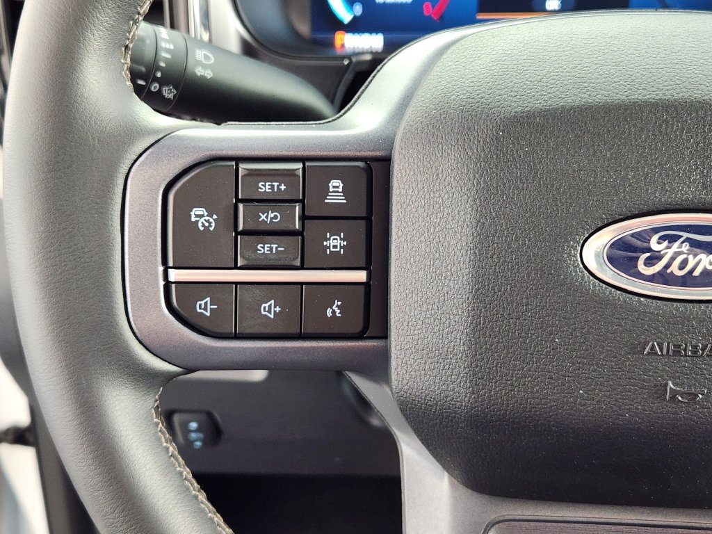 Used 2026 Ford F250 Lariat w/ Black Appearance Package AWD/4WD image 18