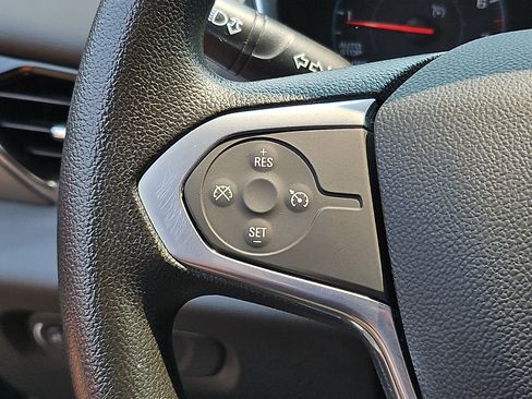 Used 2021 Chevrolet Traverse LS FWD image 20