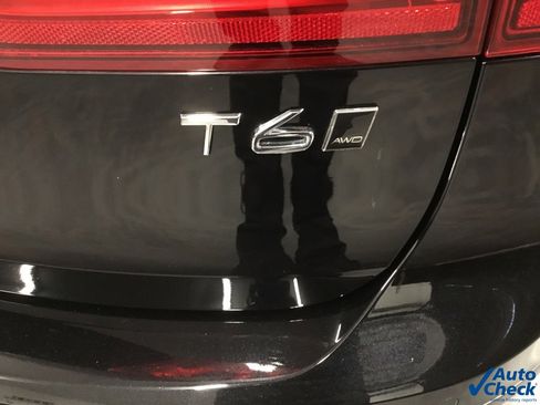 Used 2020 Volvo V90 T6 Cross Country image 16