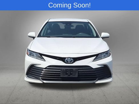 Used 2022 Toyota Camry LE FWD image 9
