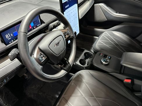 Used 2021 Ford Mustang Mach-E Select image 9