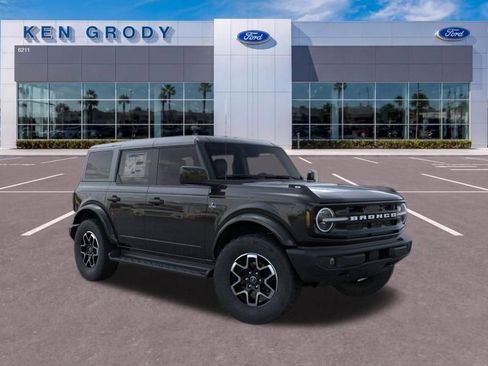 New 2026 Ford Bronco Outer Banks AWD/4WD image 1