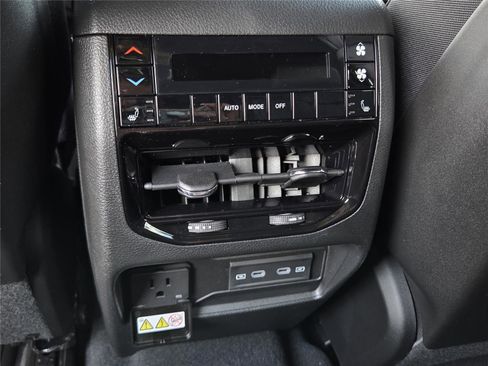 New 2026 Jeep Grand Cherokee L Limited image 25