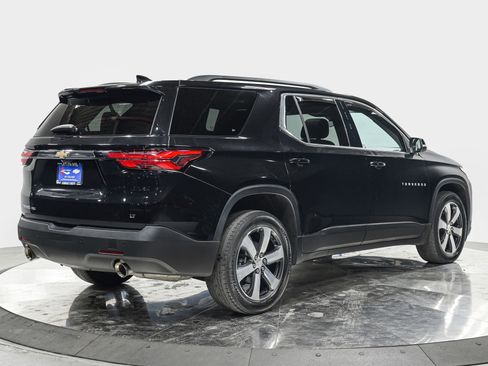 Used 2023 Chevrolet Traverse LT w/ LT Premium Package image 7