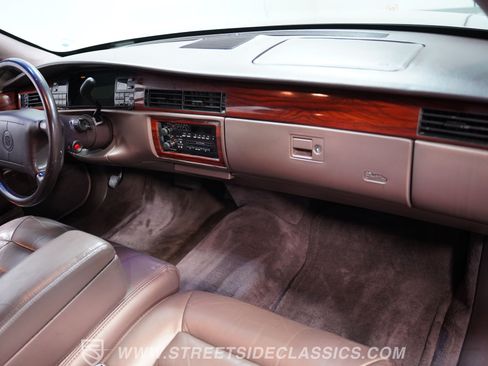 Used 1995 Cadillac De Ville Sedan FWD image 40
