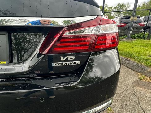 Used 2017 Honda Accord Touring image 7