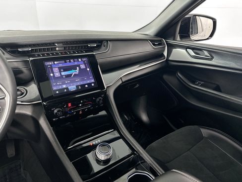 Used 2023 Jeep Grand Cherokee L Laredo image 23