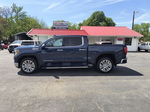 Used 2021 GMC Sierra 1500 SLT w/ SLT Premium Package image 2