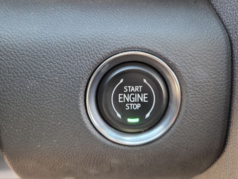 Certified 2026 GMC Acadia Elevation w/ Elevation Premium Package AWD/4WD image 30